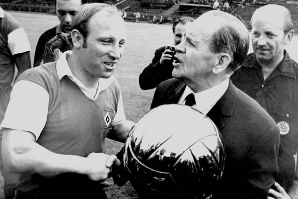 Vl Uwe Seeler Sepp Herberger